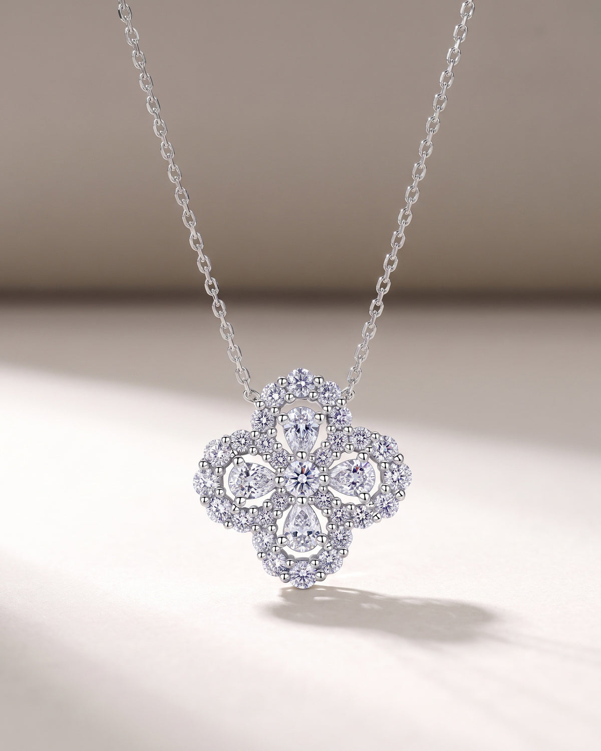 Women's S925 sterling silver moissanite four-leaf clover necklace in silver tone